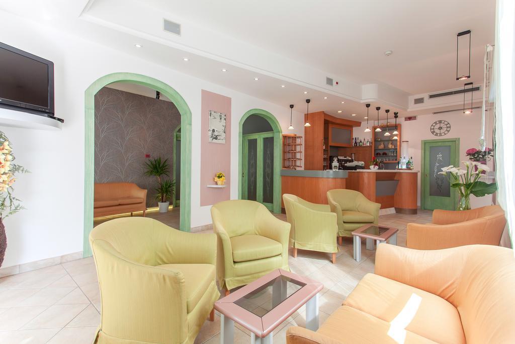 Hotel Vittoria 가테오 아 마레 외부 사진