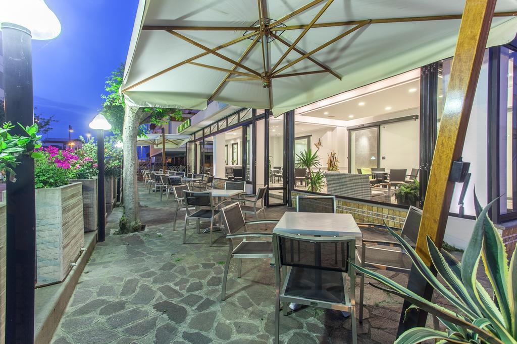 Hotel Vittoria 가테오 아 마레 외부 사진
