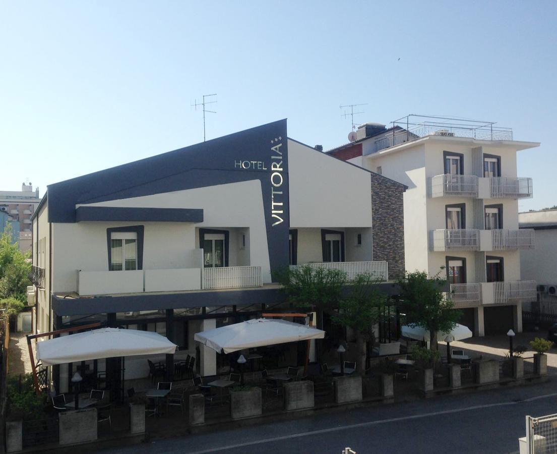 Hotel Vittoria 가테오 아 마레 외부 사진